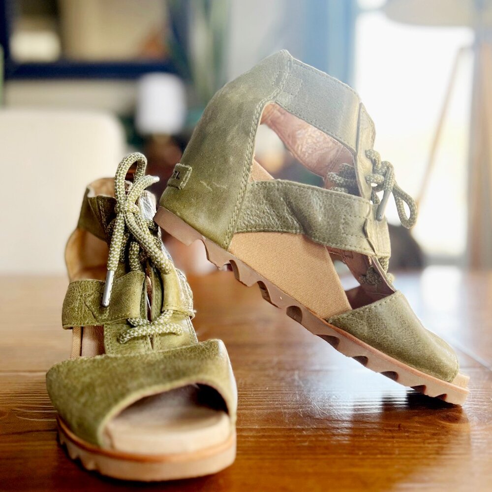 Sorel Women’s Joanie Lace Wedge sandal green 8.5